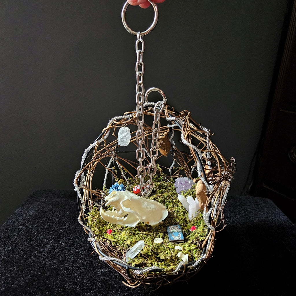 Mink Skull Moss Chain Hanger Decor