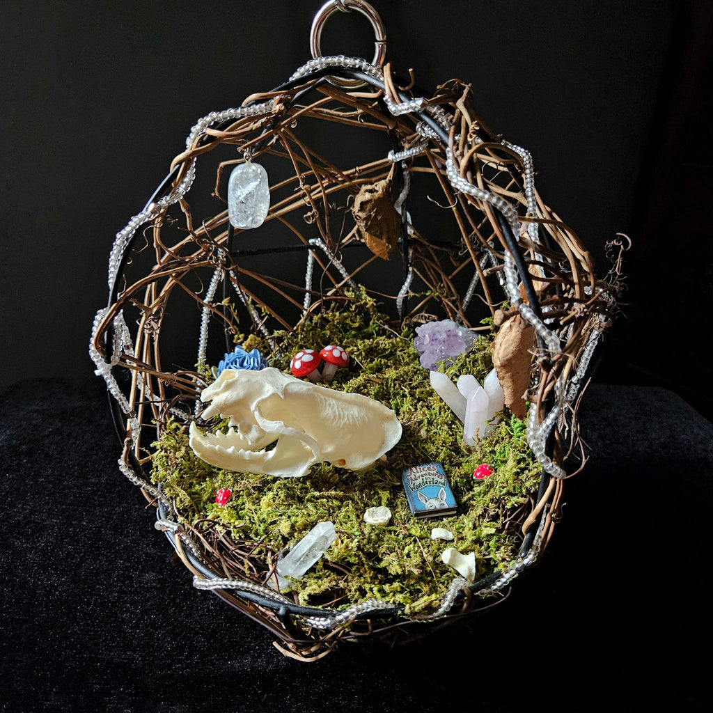 Mink Skull Moss Chain Hanger Decor